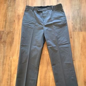 Roundtree & Yorke gray chinos, 34x32 classic fit